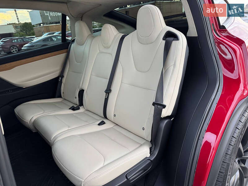 Позашляховик / Кросовер Tesla Model X 2019 в Києві
