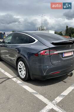 Позашляховик / Кросовер Tesla Model X 2017 в 