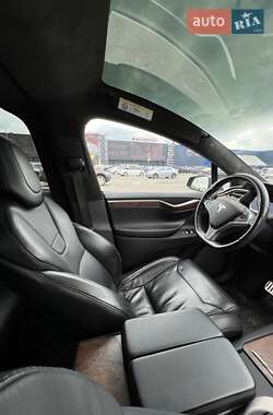 Позашляховик / Кросовер Tesla Model X 2017 в 