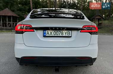 Позашляховик / Кросовер Tesla Model X 2018 в 