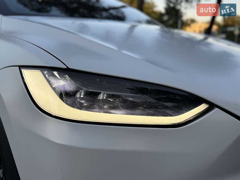 Позашляховик / Кросовер Tesla Model X 2018 в Києві