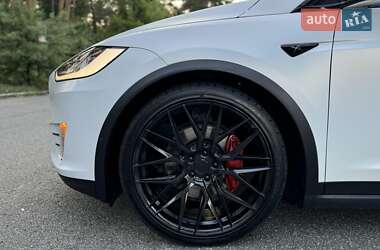 Позашляховик / Кросовер Tesla Model X 2018 в 