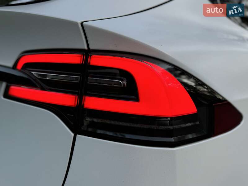 Позашляховик / Кросовер Tesla Model X 2018 в Києві