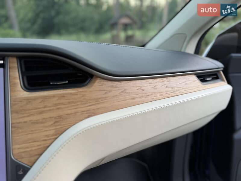 Позашляховик / Кросовер Tesla Model X 2018 в Києві