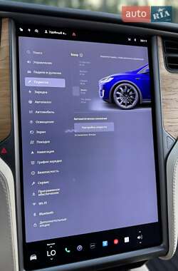 Позашляховик / Кросовер Tesla Model X 2018 в 