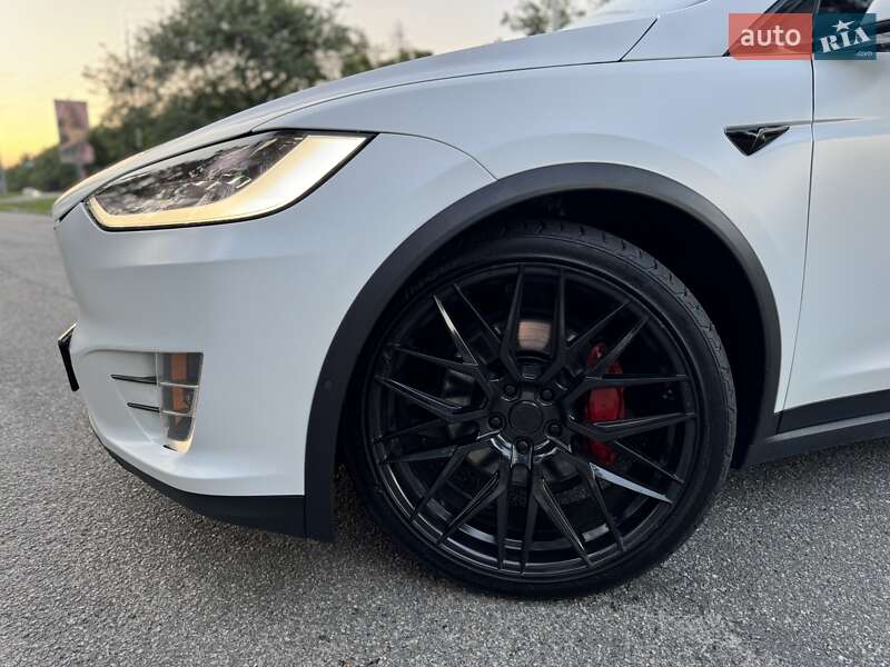 Позашляховик / Кросовер Tesla Model X 2018 в Києві