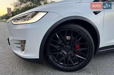 Позашляховик / Кросовер Tesla Model X 2018 в 