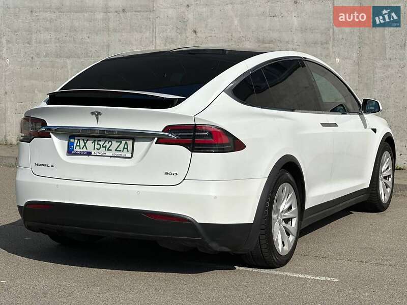 Позашляховик / Кросовер Tesla Model X 2017 в Києві
