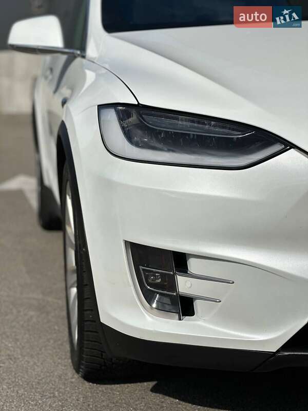 Позашляховик / Кросовер Tesla Model X 2017 в Києві