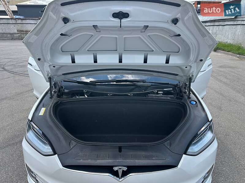 Позашляховик / Кросовер Tesla Model X 2017 в Києві