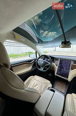 Позашляховик / Кросовер Tesla Model X 2017 в 