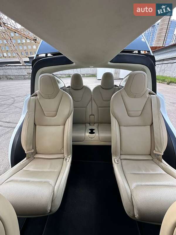 Позашляховик / Кросовер Tesla Model X 2017 в Києві