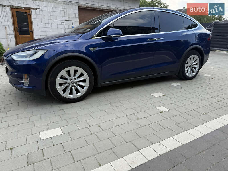 Позашляховик / Кросовер Tesla Model X 2016 в Івано-Франківську