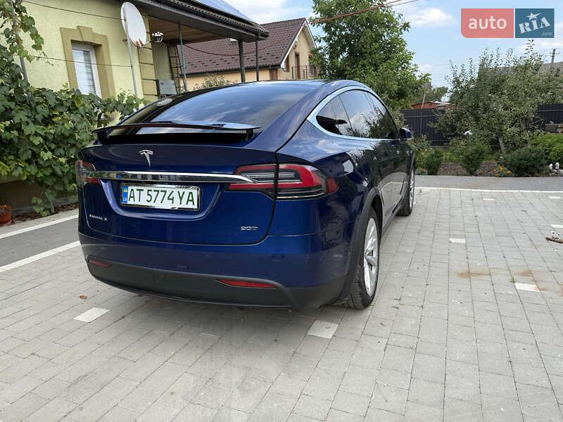 Позашляховик / Кросовер Tesla Model X 2016 в Івано-Франківську