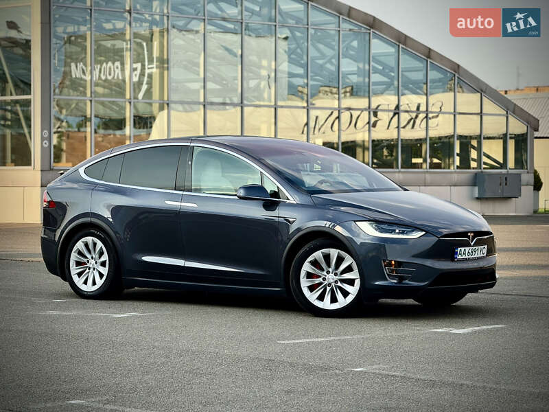 Tesla Model X 2020