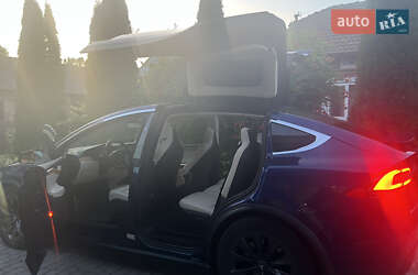 Позашляховик / Кросовер Tesla Model X 2018 в 