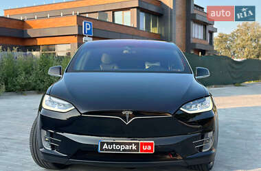 Позашляховик / Кросовер Tesla Model X 2016 в 