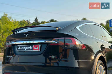 Позашляховик / Кросовер Tesla Model X 2016 в 