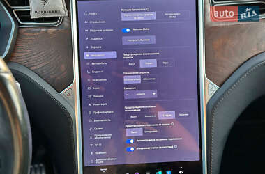 Позашляховик / Кросовер Tesla Model X 2016 в 