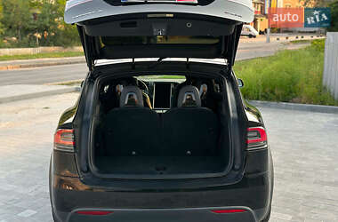 Позашляховик / Кросовер Tesla Model X 2016 в 
