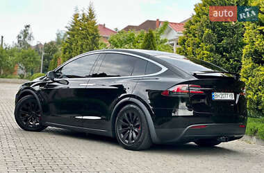 Внедорожник / Кроссовер Tesla Model X 2016 в 