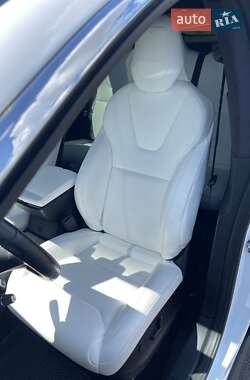 Позашляховик / Кросовер Tesla Model X 2018 в 
