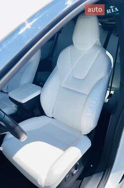 Позашляховик / Кросовер Tesla Model X 2018 в 
