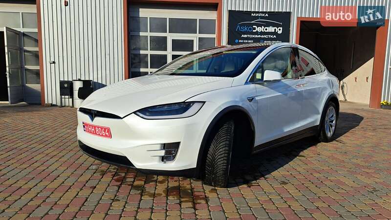 Позашляховик / Кросовер Tesla Model X 2018 в Костопілі