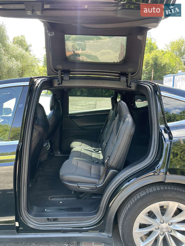 Позашляховик / Кросовер Tesla Model X 2018 в Києві