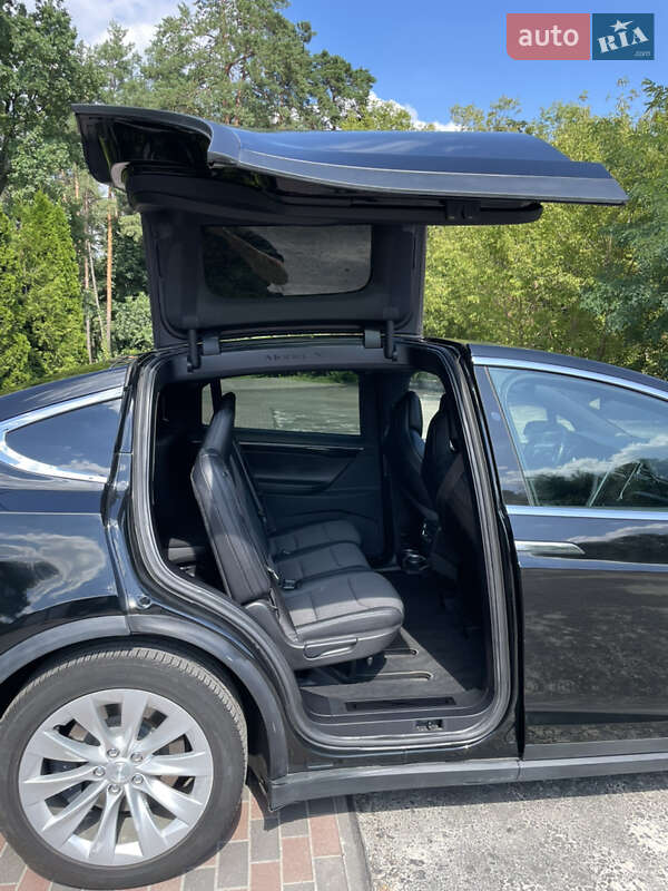Позашляховик / Кросовер Tesla Model X 2018 в Києві
