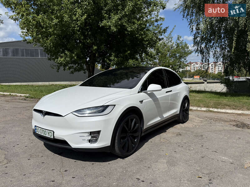 Позашляховик / Кросовер Tesla Model X 2018 в Тернополі