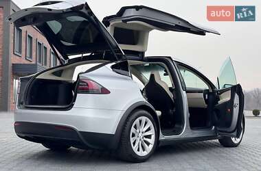 Внедорожник / Кроссовер Tesla Model X 2018 в 