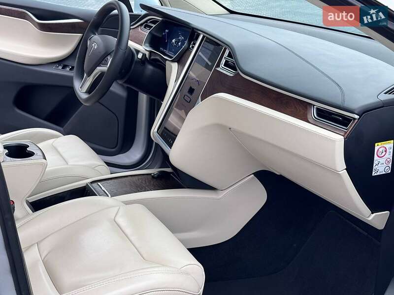 Позашляховик / Кросовер Tesla Model X 2018 в Полтаві