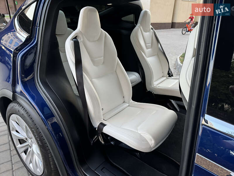 Внедорожник / Кроссовер Tesla Model X 2016 в Одессе