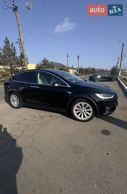 Позашляховик / Кросовер Tesla Model X 2016 в 