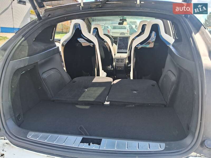 Внедорожник / Кроссовер Tesla Model X 2016 в Сумах