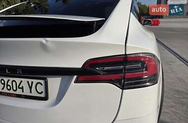 Внедорожник / Кроссовер Tesla Model X 2017 в 