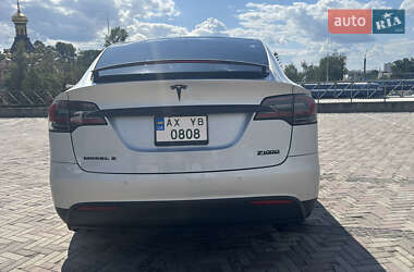 Позашляховик / Кросовер Tesla Model X 2017 в 