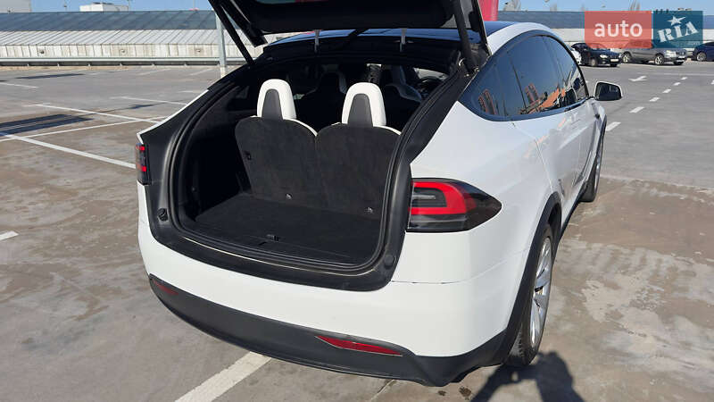 Внедорожник / Кроссовер Tesla Model X 2019 в Киеве