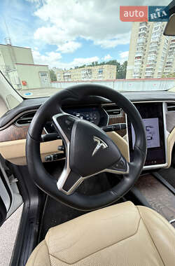 Позашляховик / Кросовер Tesla Model X 2016 в 