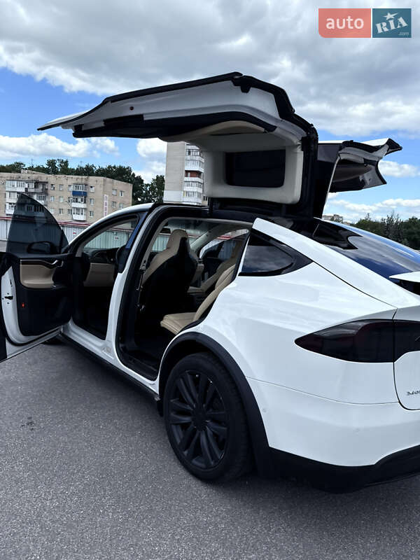 Внедорожник / Кроссовер Tesla Model X 2016 в Виннице