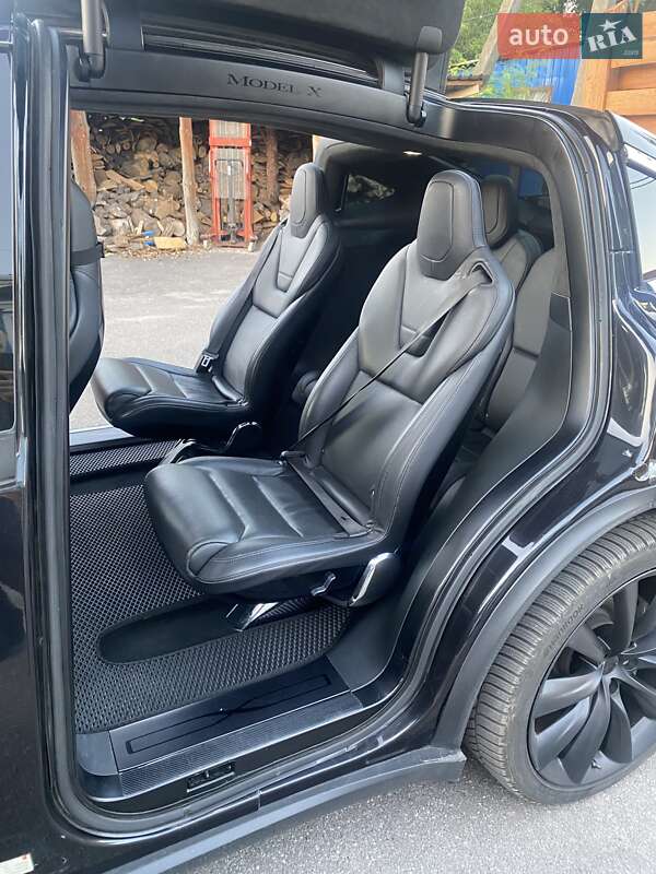 Внедорожник / Кроссовер Tesla Model X 2016 в Виннице