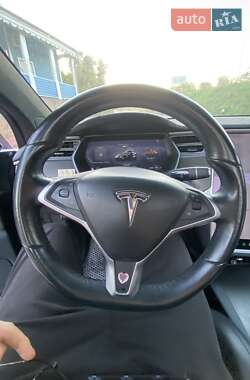 Позашляховик / Кросовер Tesla Model X 2016 в 