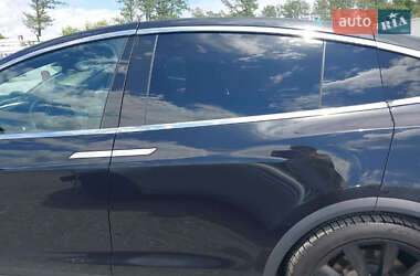 Позашляховик / Кросовер Tesla Model X 2018 в 