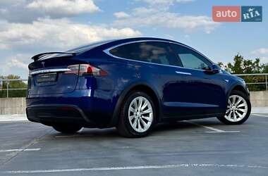 Позашляховик / Кросовер Tesla Model X 2016 в 