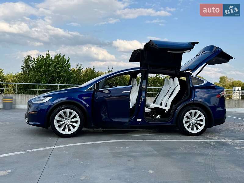 Позашляховик / Кросовер Tesla Model X 2016 в Києві фото 17 Позашляховик / Кросовер Tesla Model X 2016 в Києві