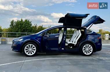 Позашляховик / Кросовер Tesla Model X 2016 в 