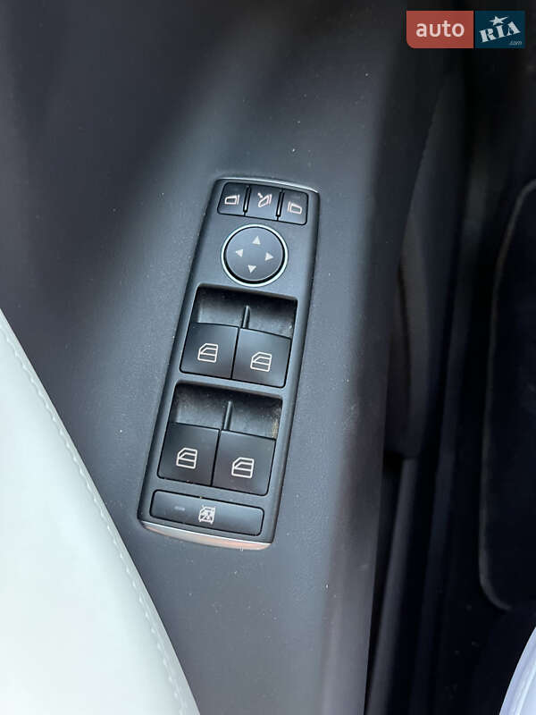 Позашляховик / Кросовер Tesla Model X 2019 в Кропивницькому