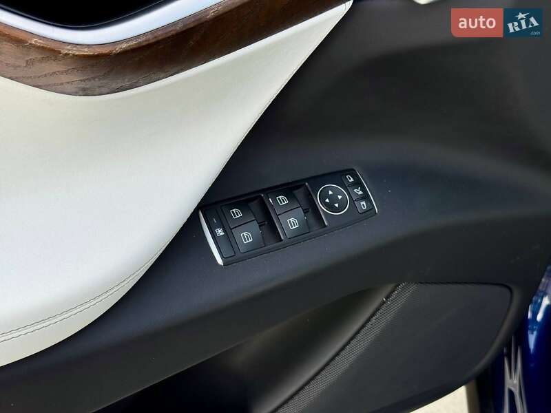 Позашляховик / Кросовер Tesla Model X 2016 в Києві фото 43 Позашляховик / Кросовер Tesla Model X 2016 в Києві