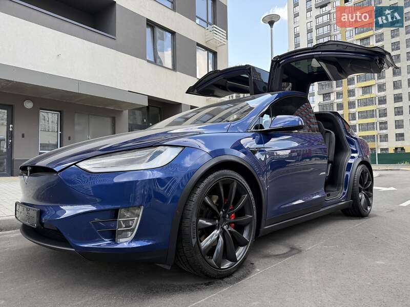 Tesla Model X 2019